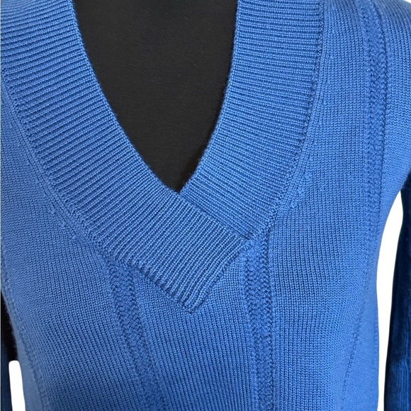 Derek Lam Denim Women’s 100% Wool V-Neck Sweater Boxy Knit Blue Size XS - Picture 6 of 10